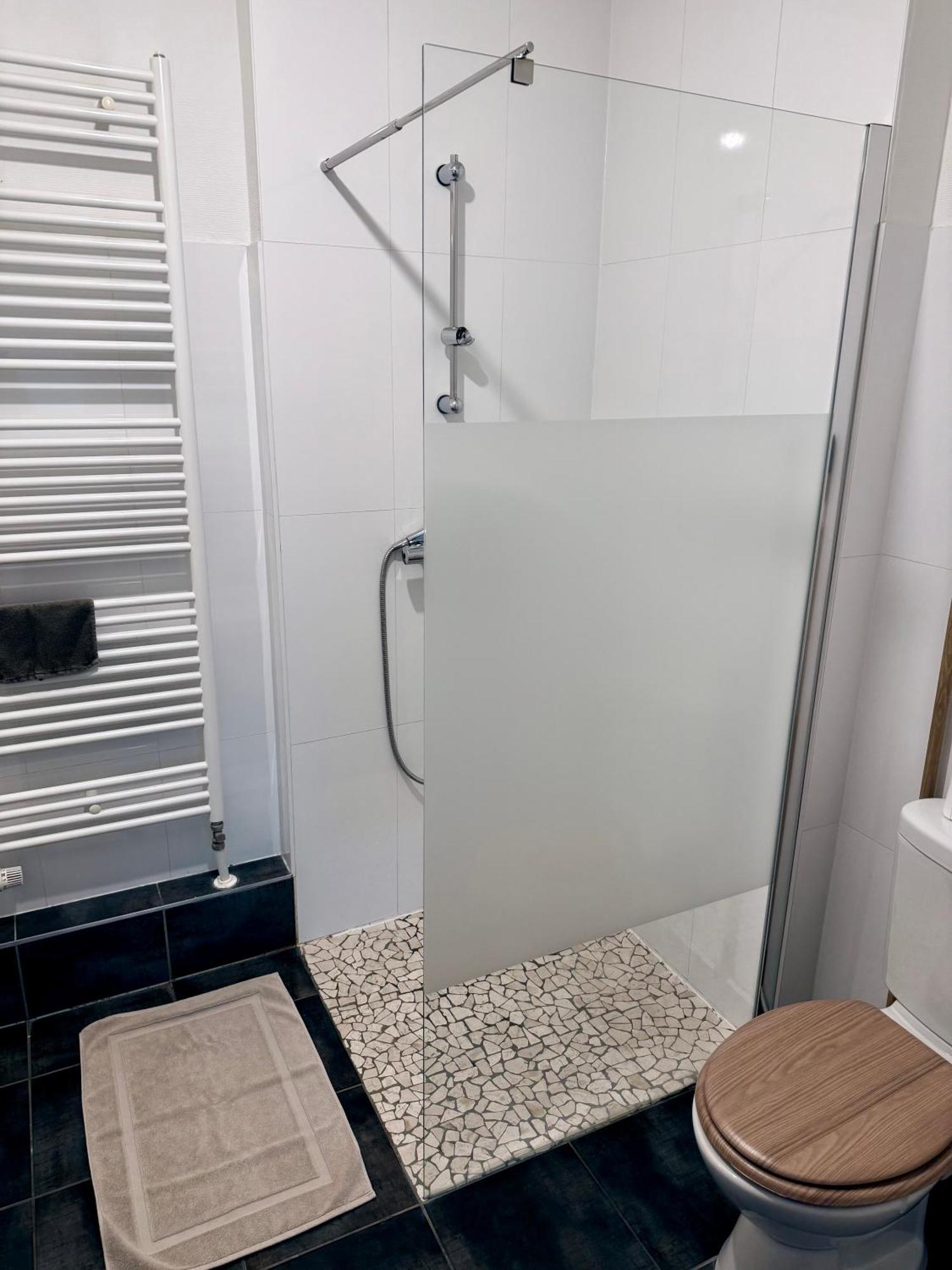 Le T2 Appartement Moderne Avec Terrasse Et Parking Strasbourg Ngoại thất bức ảnh